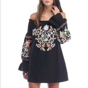 FREE PEOPLE EMBROIDERED DRESS🌷🌷🌷